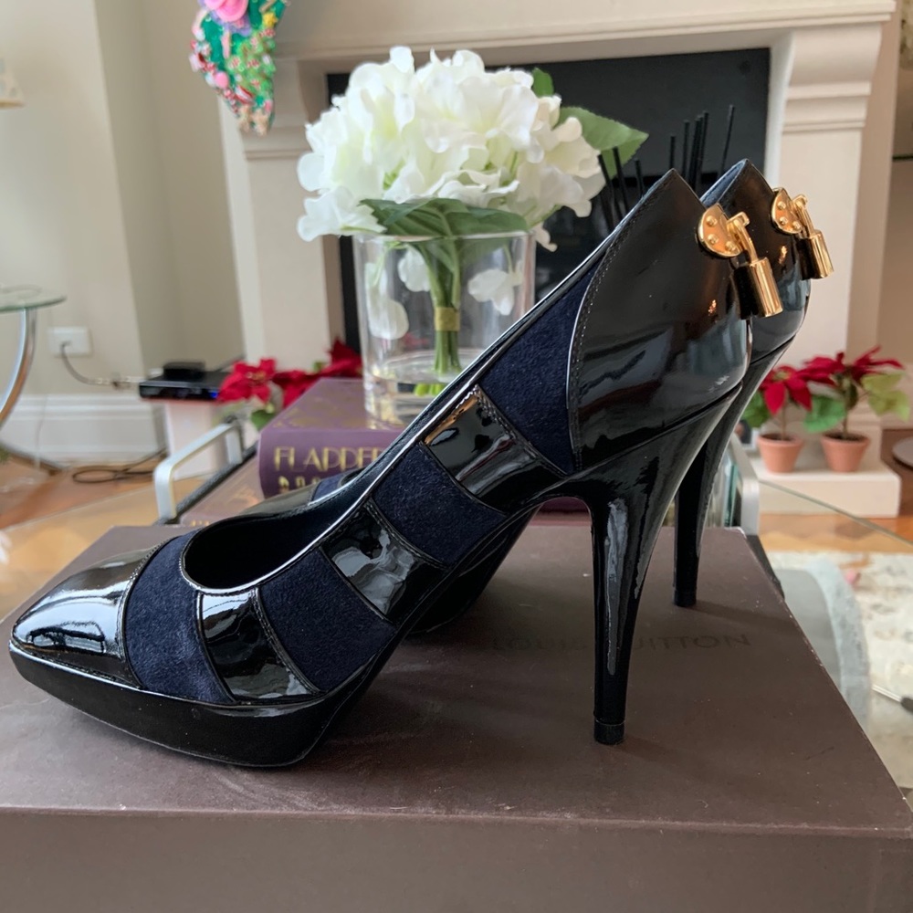 ***SOLD***Louis Vuitton Frenzy Pump 9cm